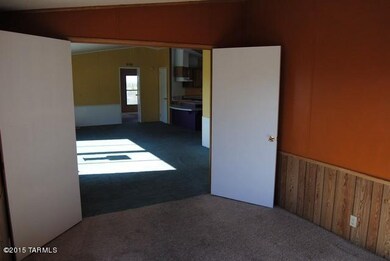 022-192017  office-den-