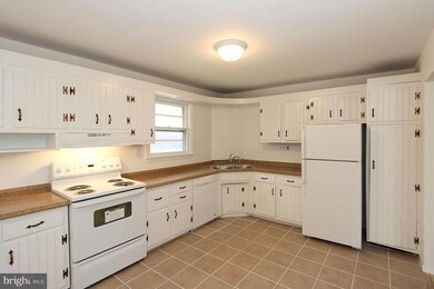 13225 Ronehill Dr, Beltsville, MD 20705 - photo 6