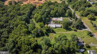 2148 Delmar Orchard Rd, Martinsburg, WV 25403 - photo 6