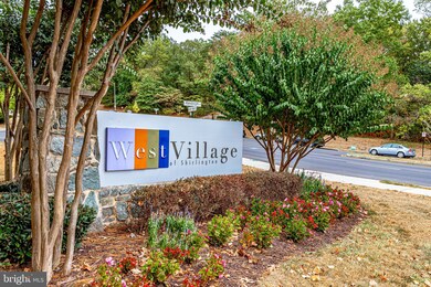 4127 S Four Mile Run Dr unit 204, Arlington, VA 22204 - photo 2