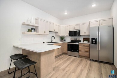 3603 S Broek Dr, Sioux Falls, SD 57106 - photo 5