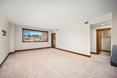 2151 N Main St, 226