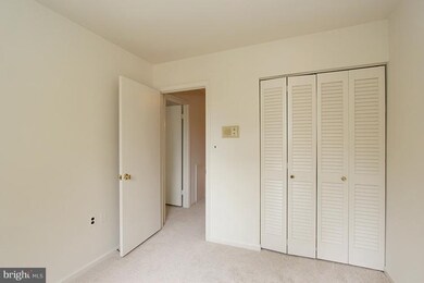17813 Lochness Cir, Olney, MD 20832 - photo 4