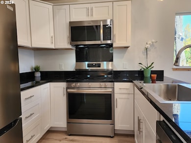 2433 Arizona St, Port Orford, OR 97465 - photo 6