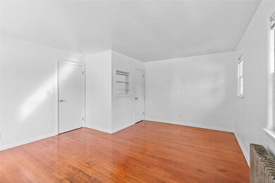 17 College Ave unit 2FL, Poughkeepsie, NY 12603 - photo 4