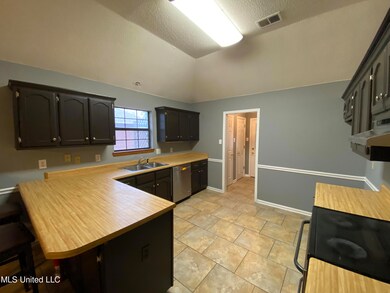 6823 Alexander Rd, Olive Branch, MS 38654 - photo 4