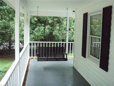 946 Greencastle Rd, Asheboro, NC 27205 - photo 2