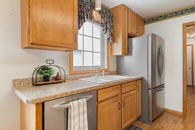 170 24th Place NW, Owatonna, MN 55060 - photo 6