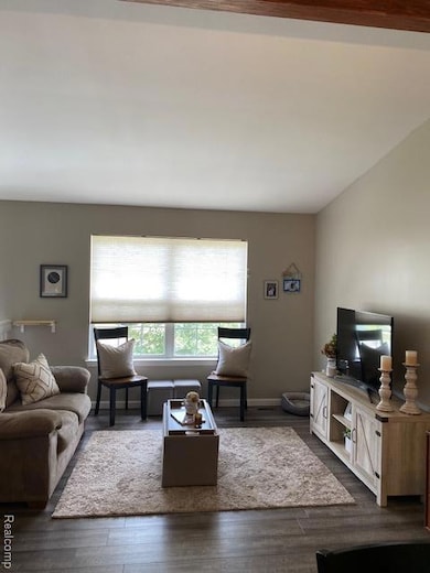 239 Andover Woods Dr unit 64, Fenton, MI 48430 - photo 4