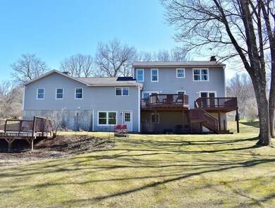 283 Johnny Appleseed Ln, Leominster, MA 01453 - photo 2