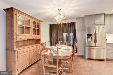 5891 Oakland Rd, Sykesville, MD 21784 - photo 5