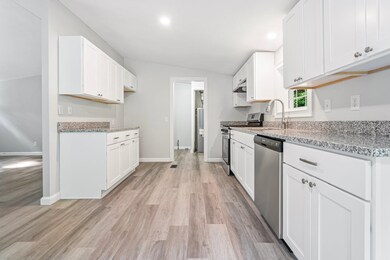 19 Hillside St, Hillsborough, NH 03244 - photo 3