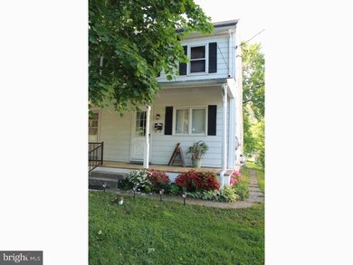 515 Arch St, Spring City, PA 19475 - photo 3