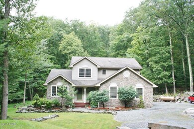 427 Spruce St, Hawley, PA 18428 - photo 3