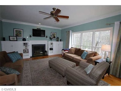 Den/Family/Great Room - Large Family Room...Perfec