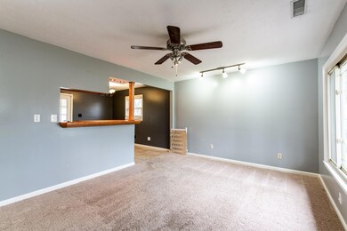 9105 Lantana Dr, Louisville, KY 40229 - photo 6