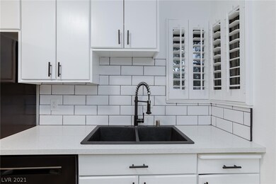 3913 Oakhill Ave, Las Vegas, NV 89121 - photo 7