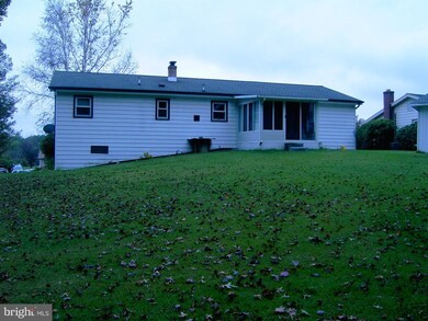 560 Wile Cir, Fayetteville, PA 17222 - photo 3