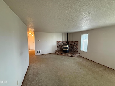 953 SW 7th St, Newport, OR 97365 - photo 7