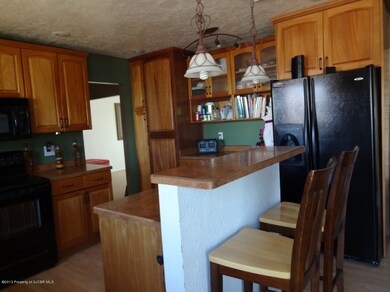 Kitchen with Breakfast Bar