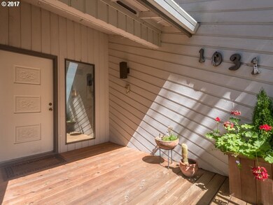 1031 Oxford Dr, Lake Oswego, OR 97034 - photo 2