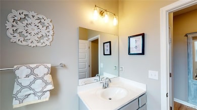 9601 Kenzie Grace Path, Clay, NY 13041 - photo 4