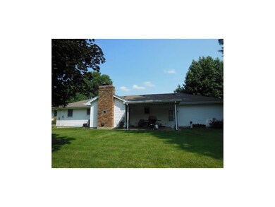 Back covered patio. Fenced yard. Vinyl siding.