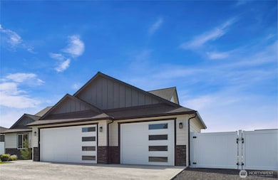 884 NE Tyler Place, East Wenatchee, WA 98802 - photo 2