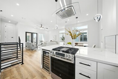 1913 Hoskins Dr unit I, Houston, TX 77080 - photo 6