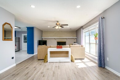 2360 4 Holes Rd-12