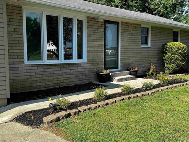 122 E Burrell St, Odon, IN 47562 - photo 4