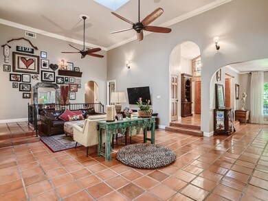 1027 Loch Lomond Dr, Arlington, TX 76012 - photo 6