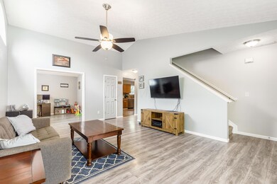 1572 Grove Hill Dr, Columbus, OH 43240 - photo 5