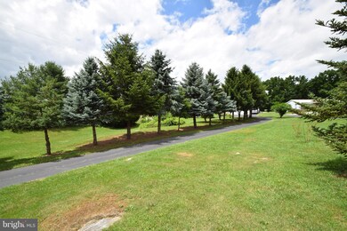 1177 East Ave, Waynesboro, PA 17268 - photo 4