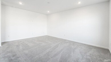 Dimensions: 16.6 x 14.7