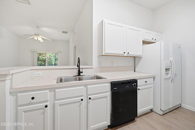 6081 Maggies Cir unit 104, Jacksonville, FL 32244 - photo 3