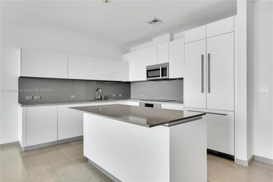 Reach Brickell City Centre unit 4110, Miami, FL 33131 - photo 4