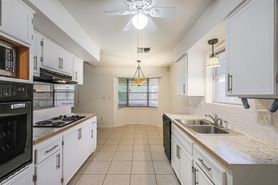 9782 Rambling Trail, Houston, TX 77089 - photo 2