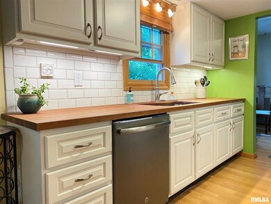 3934 Fernwood Ave, Davenport, IA 52807 - photo 5