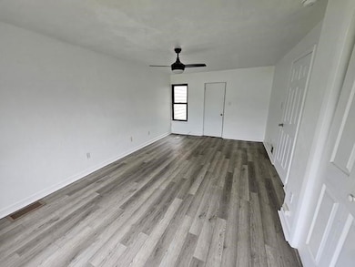 535 3rd St, Pitcairn, PA 15140 - photo 4