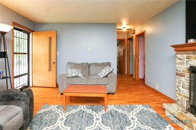 631 Winfield Ave, Findlay, OH 45840 - photo 5