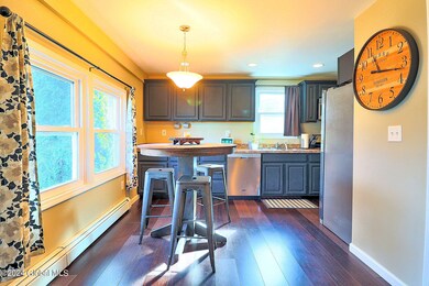 9 New Hampshire Ave, Rensselaer, NY 12144 - photo 6