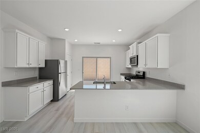 6748 Violet Cascade Ave, Las Vegas, NV 89156 - photo 4