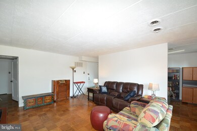 2618 Redcoat Dr unit 2B OR 184, Alexandria, VA 22303 - photo 4