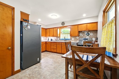 Eat In Kitchen
