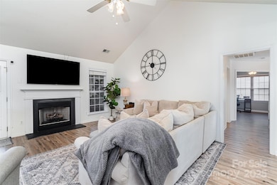 7520 Shadowstone Dr, Charlotte, NC 28270 - photo 4