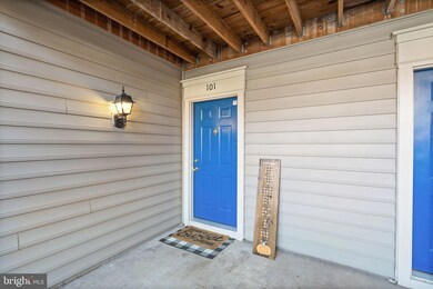 9284 Cardinal Forest Ln unit 101, Lorton, VA 22079 - photo 3