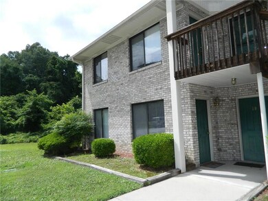 819 Belmont Dr unit 1A, High Point, NC 27263 - photo 2
