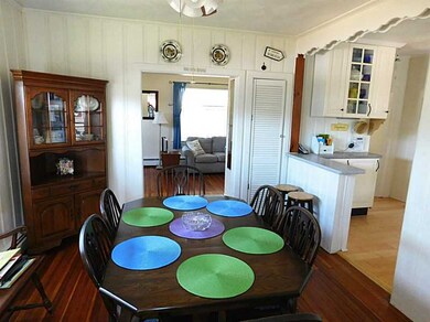 Dining Room. Open floor plan
