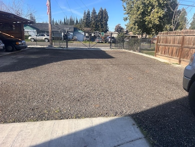 4910 E Zeering Rd, Denair, CA 95316 - photo 3